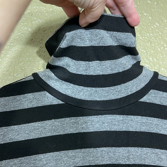 T-Shirt Stripe Turtleneck Dress or Tunic - Picture 6 of 7